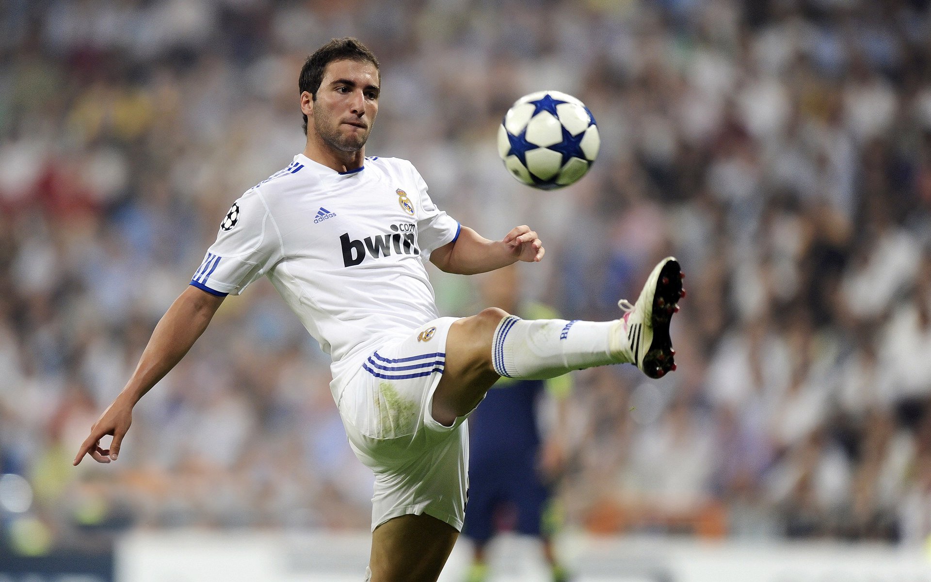 布伦森火力全开迎战利雅得新月，申花誓破逆转神话